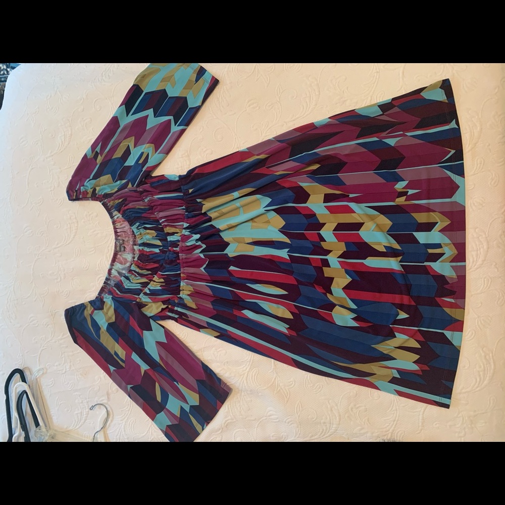 Dress - Picture 3 of 4
